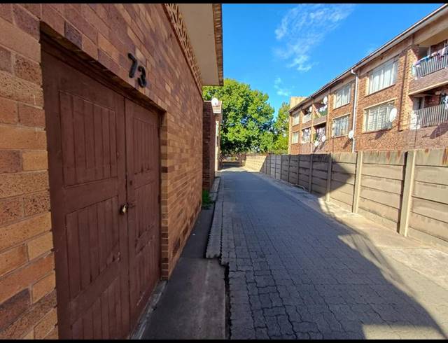 1 BEDROOM APARTMENT FOR SALE IN VANDERBIJLPARK CW 3